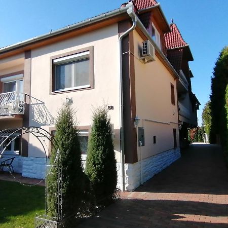Magdalena Apartmanhaz ヘーヴィーズ エクステリア 写真