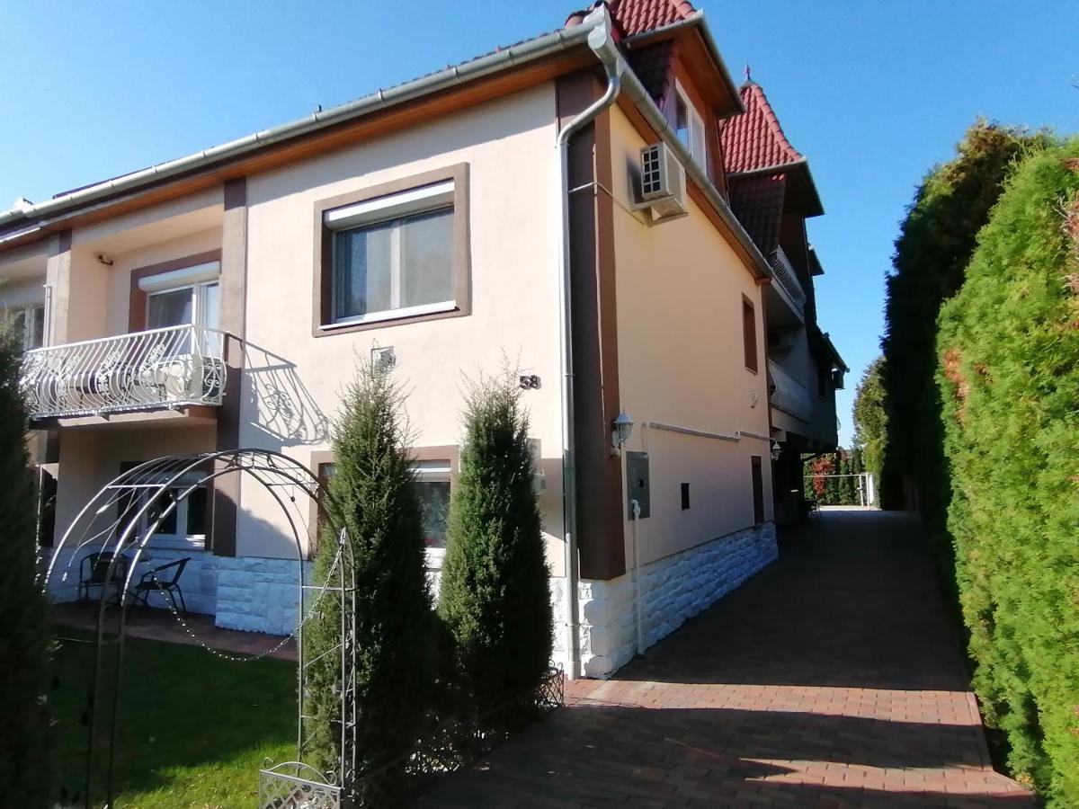 Magdalena Apartmanhaz ヘーヴィーズ エクステリア 写真