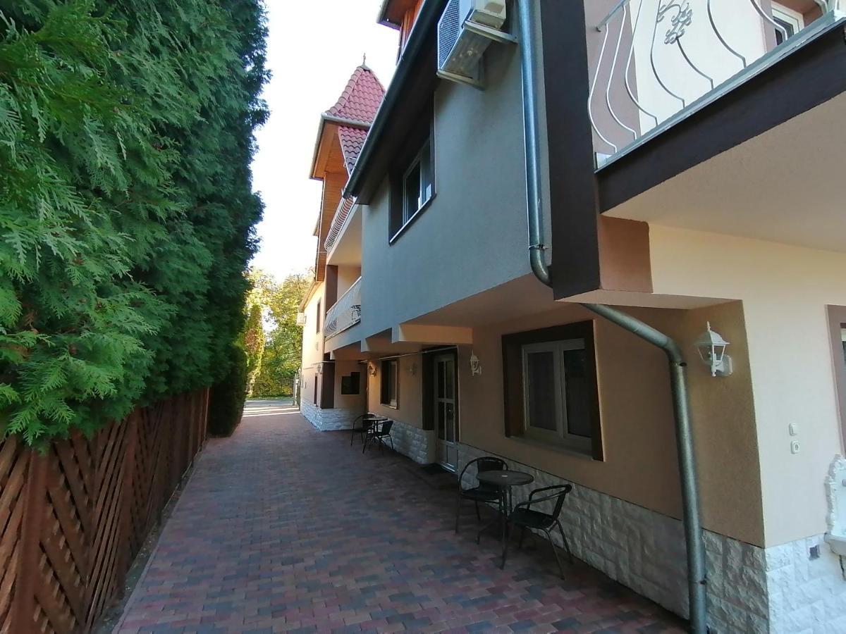 Magdalena Apartmanhaz ヘーヴィーズ エクステリア 写真