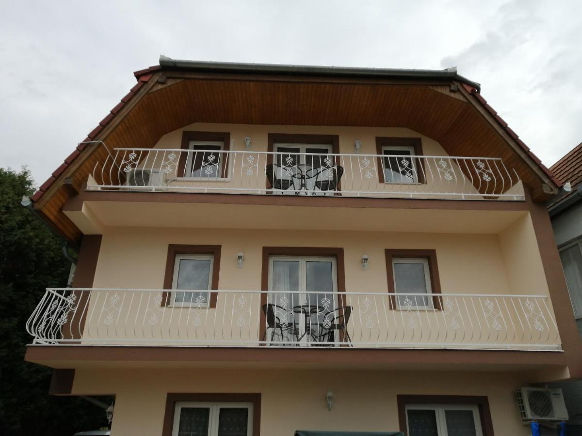 Magdalena Apartmanhaz ヘーヴィーズ エクステリア 写真