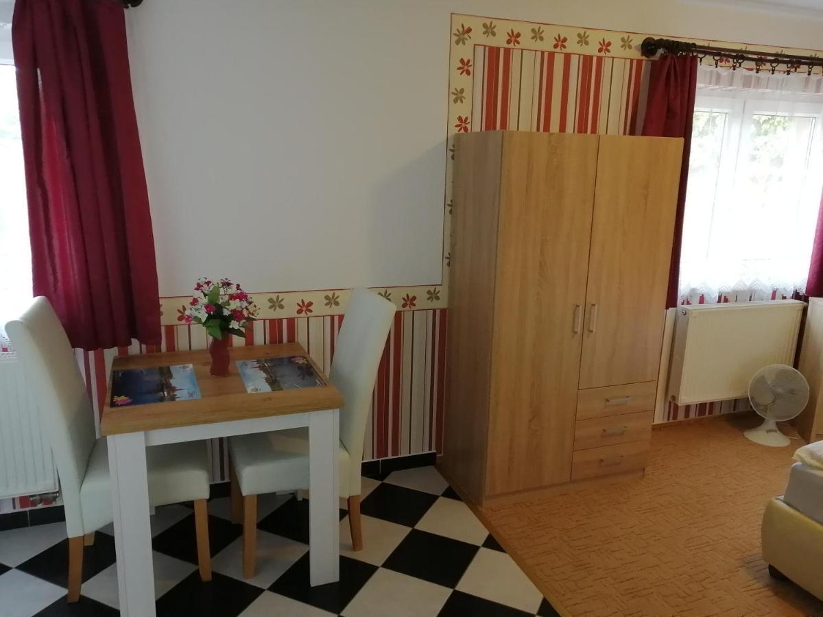 Magdalena Apartmanhaz ヘーヴィーズ エクステリア 写真