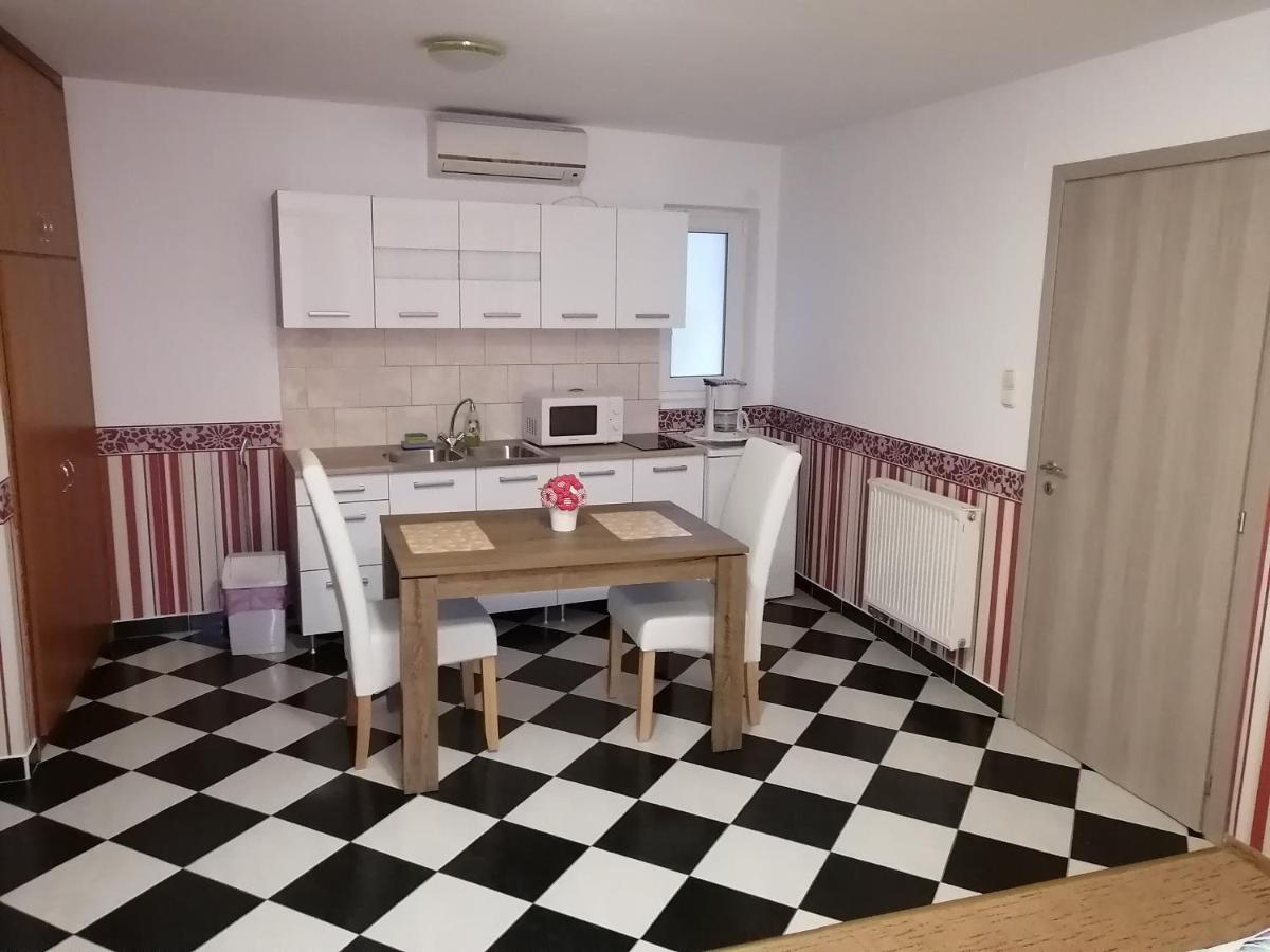 Magdalena Apartmanhaz ヘーヴィーズ エクステリア 写真