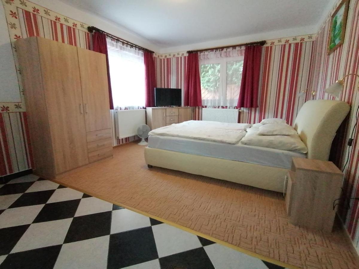 Magdalena Apartmanhaz ヘーヴィーズ エクステリア 写真