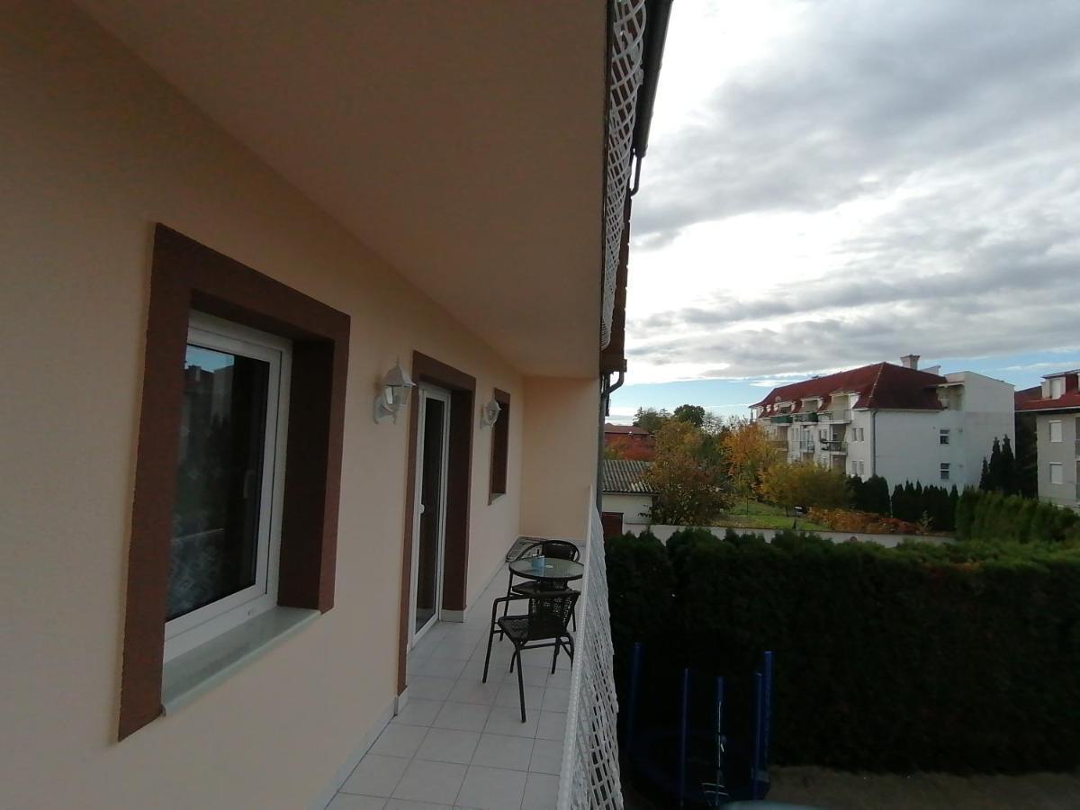 Magdalena Apartmanhaz ヘーヴィーズ エクステリア 写真