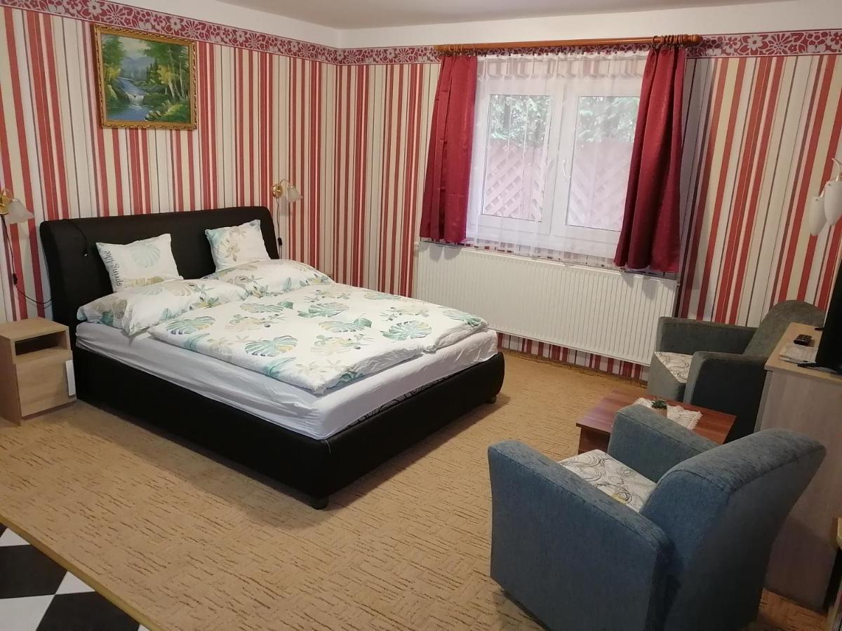 Magdalena Apartmanhaz ヘーヴィーズ エクステリア 写真