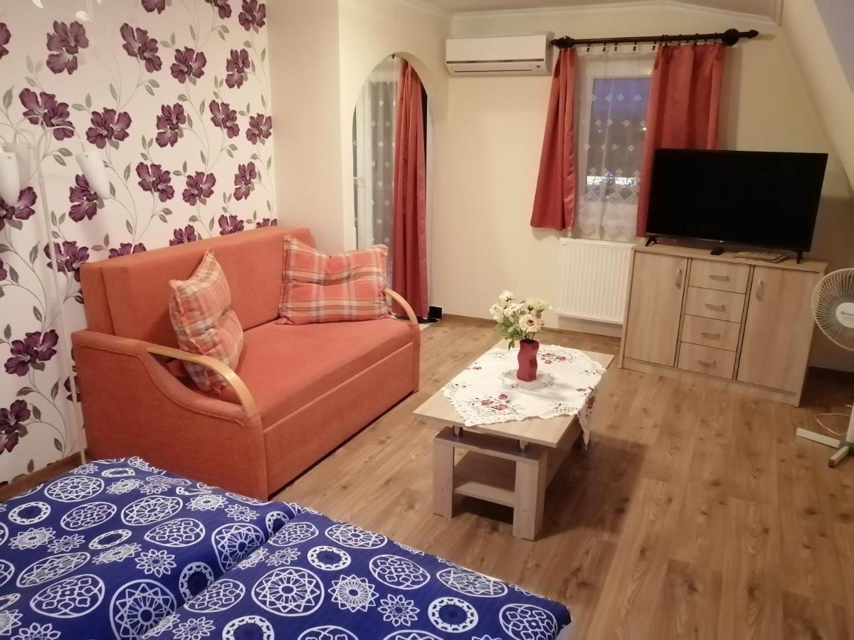 Magdalena Apartmanhaz ヘーヴィーズ エクステリア 写真