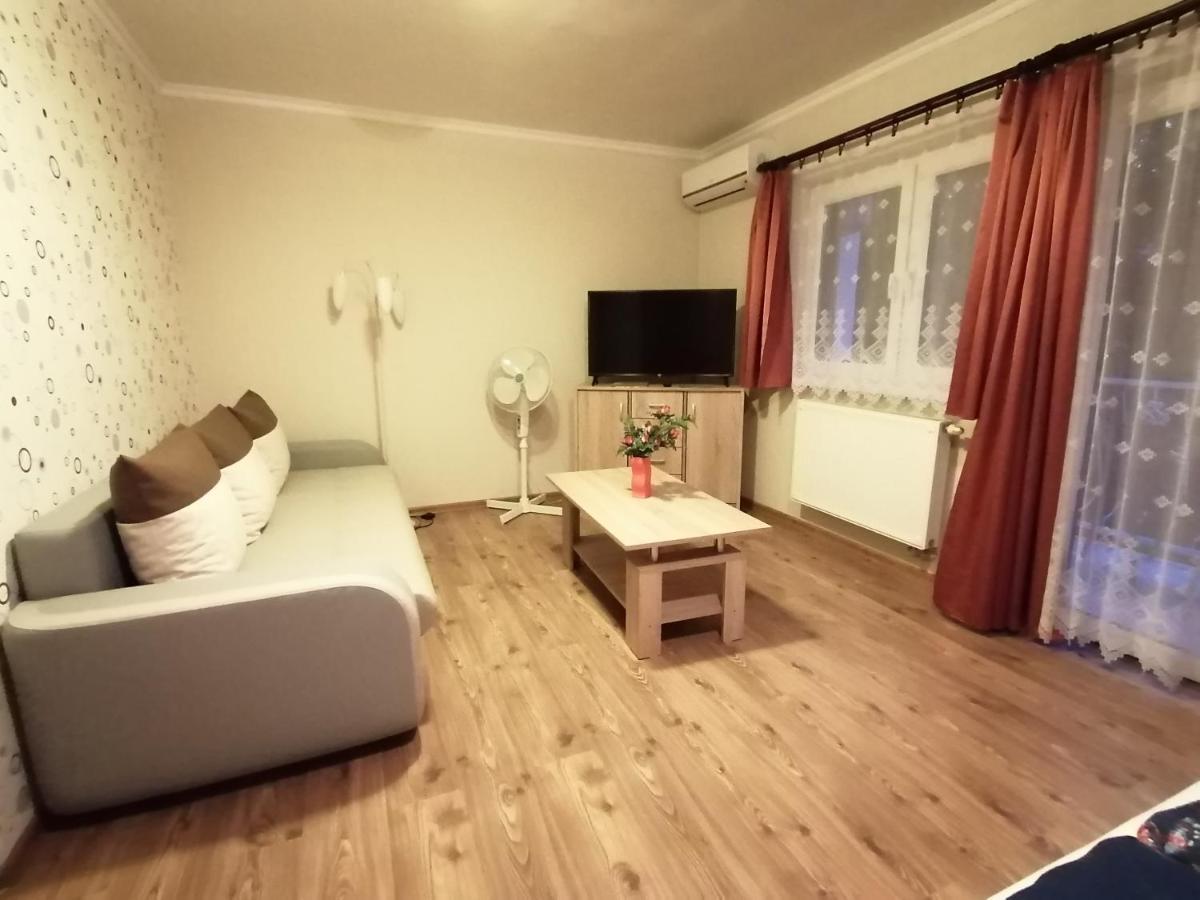 Magdalena Apartmanhaz ヘーヴィーズ エクステリア 写真