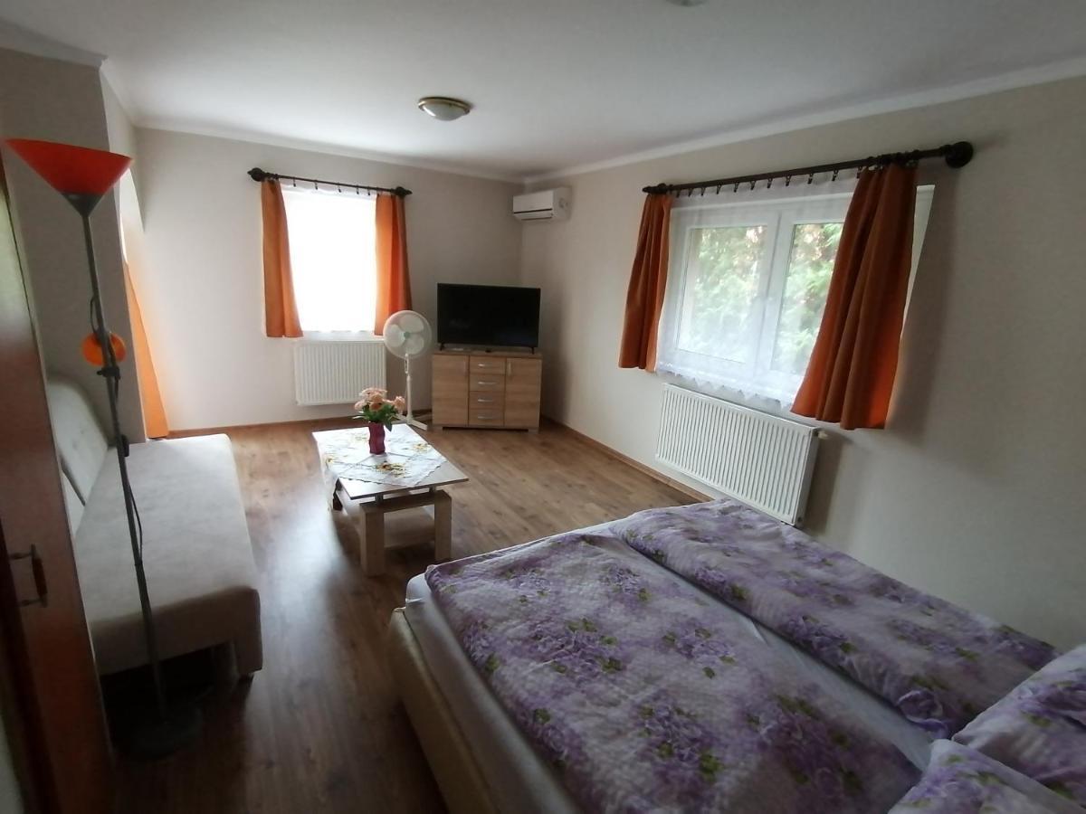 Magdalena Apartmanhaz ヘーヴィーズ エクステリア 写真