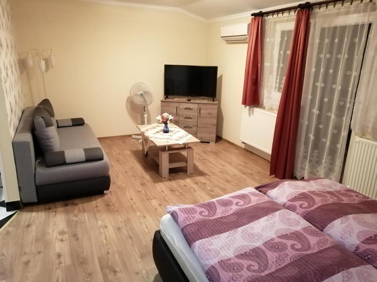 Magdalena Apartmanhaz ヘーヴィーズ エクステリア 写真