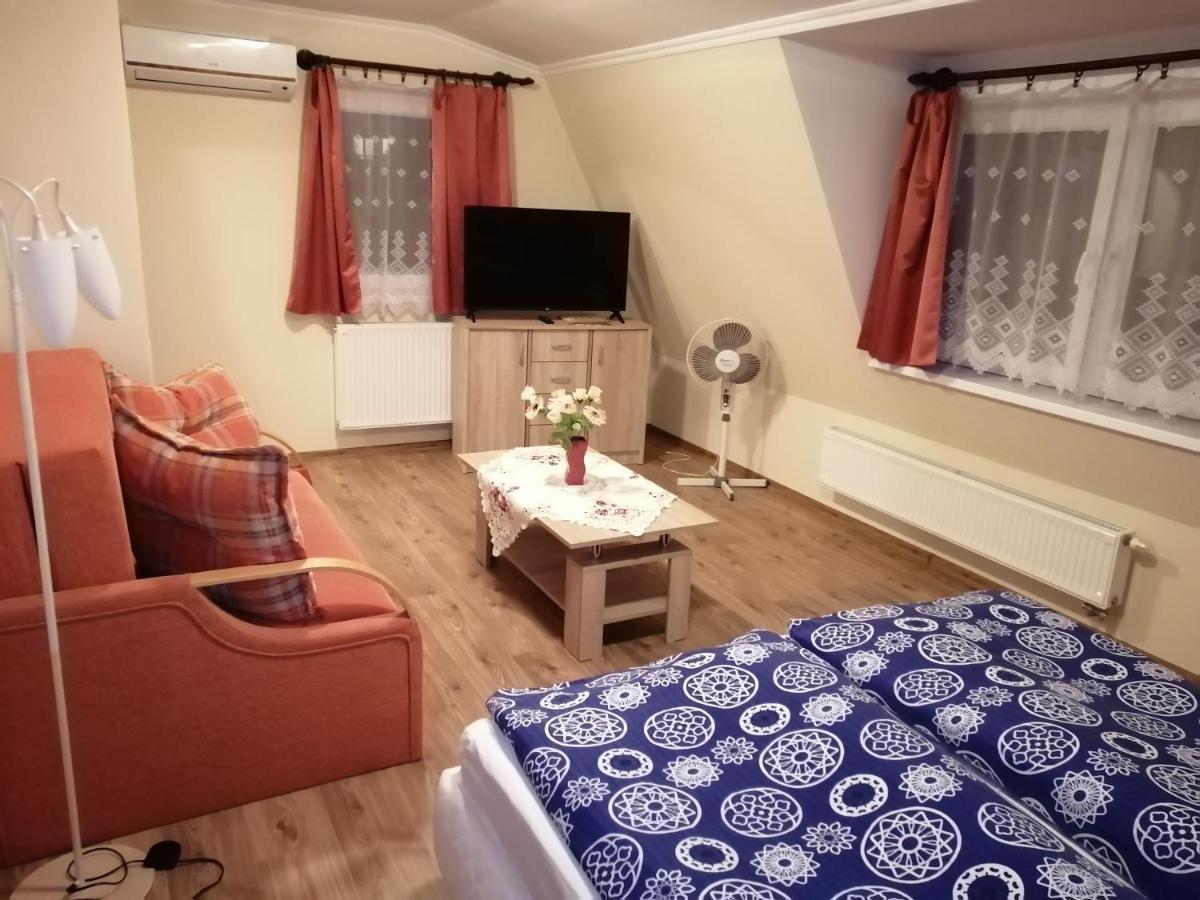 Magdalena Apartmanhaz ヘーヴィーズ エクステリア 写真